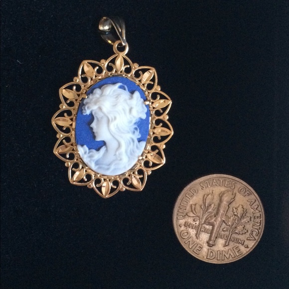 Michael Anthony Cameo Pendant 14K Gold - Picture 3 of 8